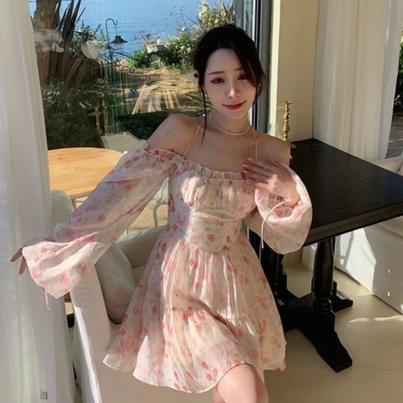 XIAOLI Dresses & Skirts - Floral mini dress xs